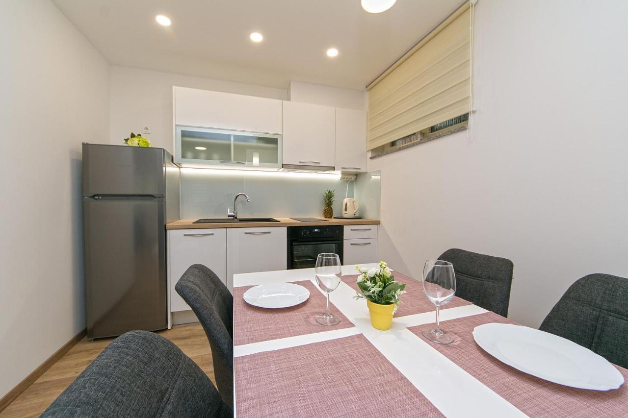 Apartments Vila Nadalina Delux Brela Zewnętrze zdjęcie